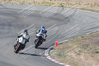 media/Apr-20-2025-AHRMA (Sun) [[393a79c373]]/Race/Group 11 early race/Turn 4b/